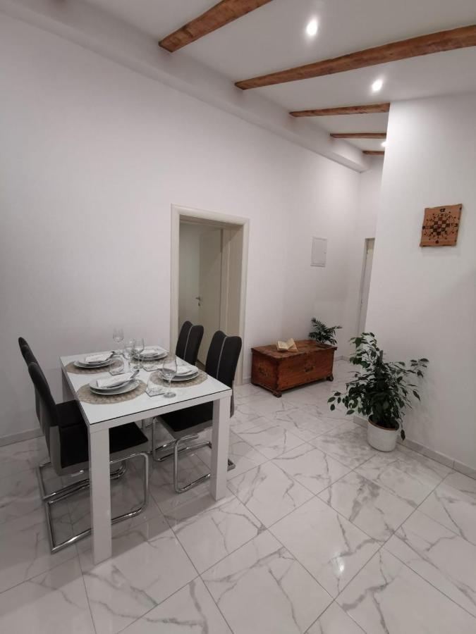 Apartmani Pina 2 Kaštela 外观 照片