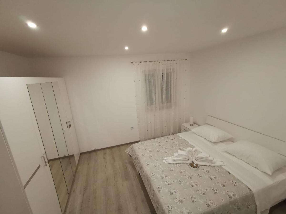 Apartmani Pina 2 Kaštela 外观 照片